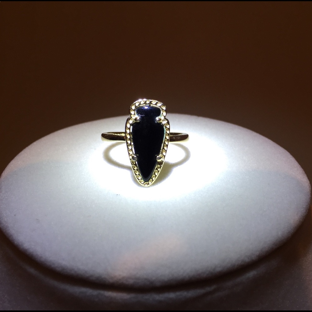 Kendra Scott Skylen Black Arrowhead Ring, size 7